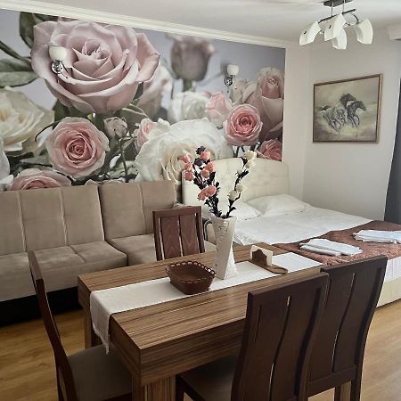 Apart Sweet Homes 5 - Apartments For Guests Sluneční pobřeží Exteriér fotografie